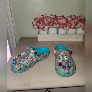 J3 LISA FRANK CROCS